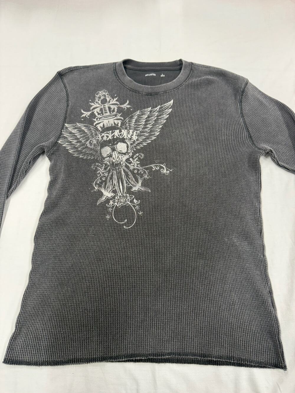 Hollister Men’s Large Waffle Knit Thermal Shirt Skull Wings Graphic Charcoal